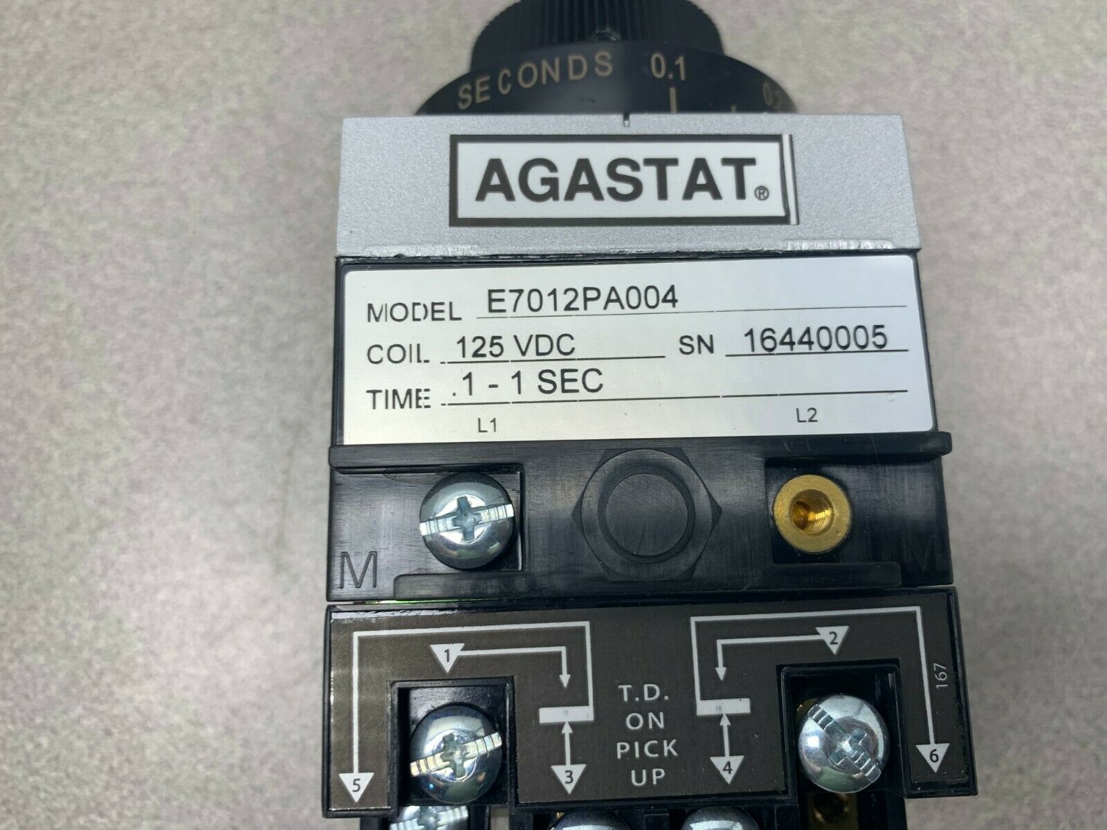 NEW IN BOX AGASTAT 125VDC. TIMER .1-1 SEC. TIMING RELAY E7012PA004