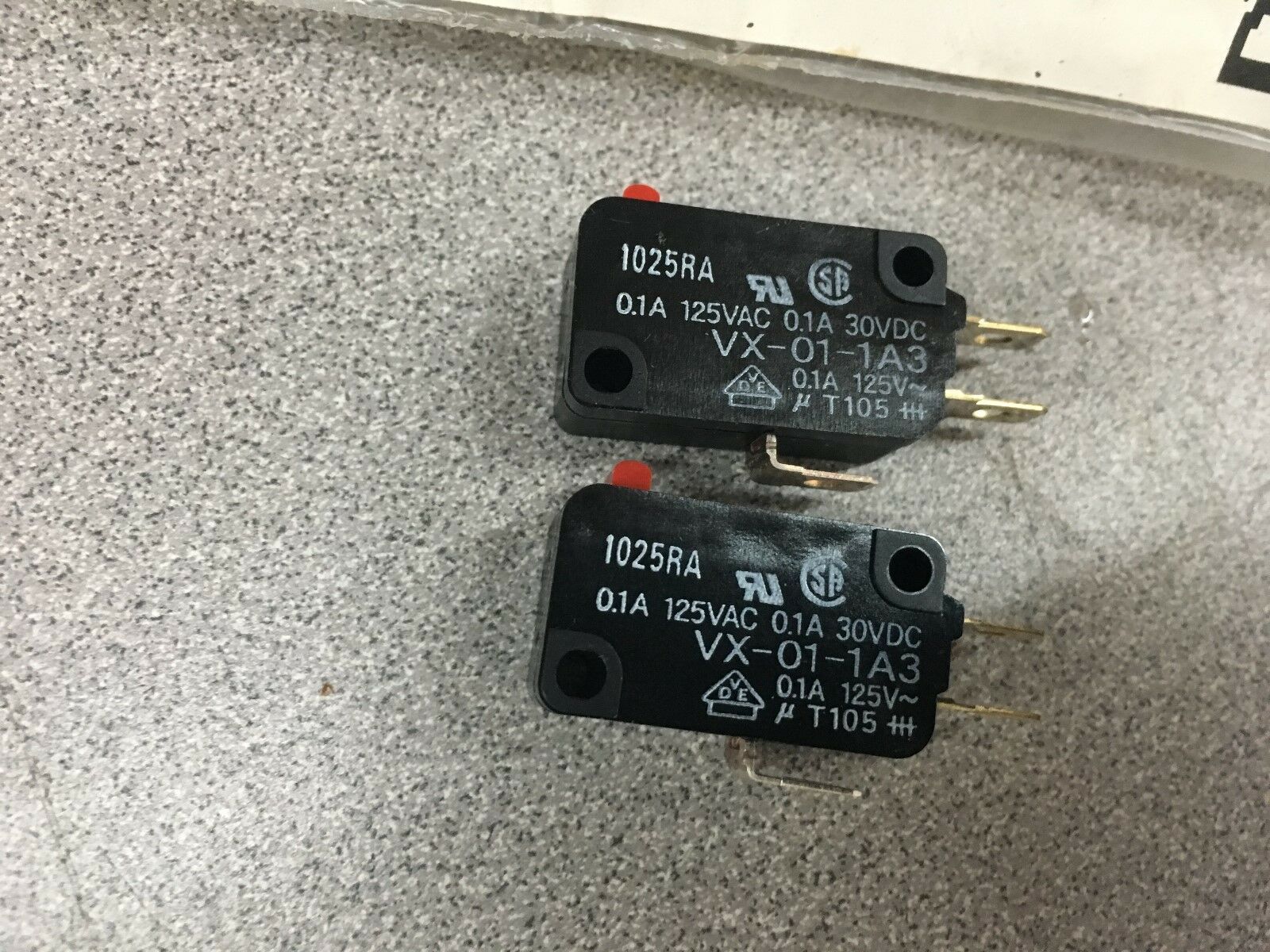 LOT OF 2 NEW OMRON BASIC SNAP ACTION SWITCHES VX-01-1A3