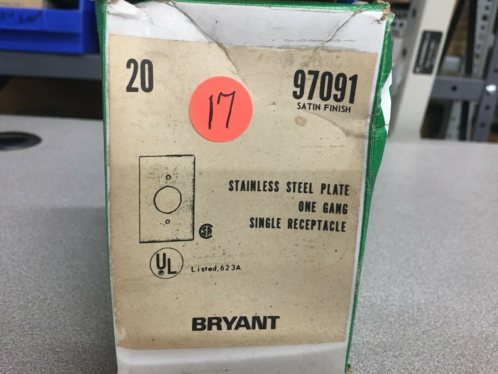 NEW IN BOX 10 PIECES BRYANT PLATE 97091