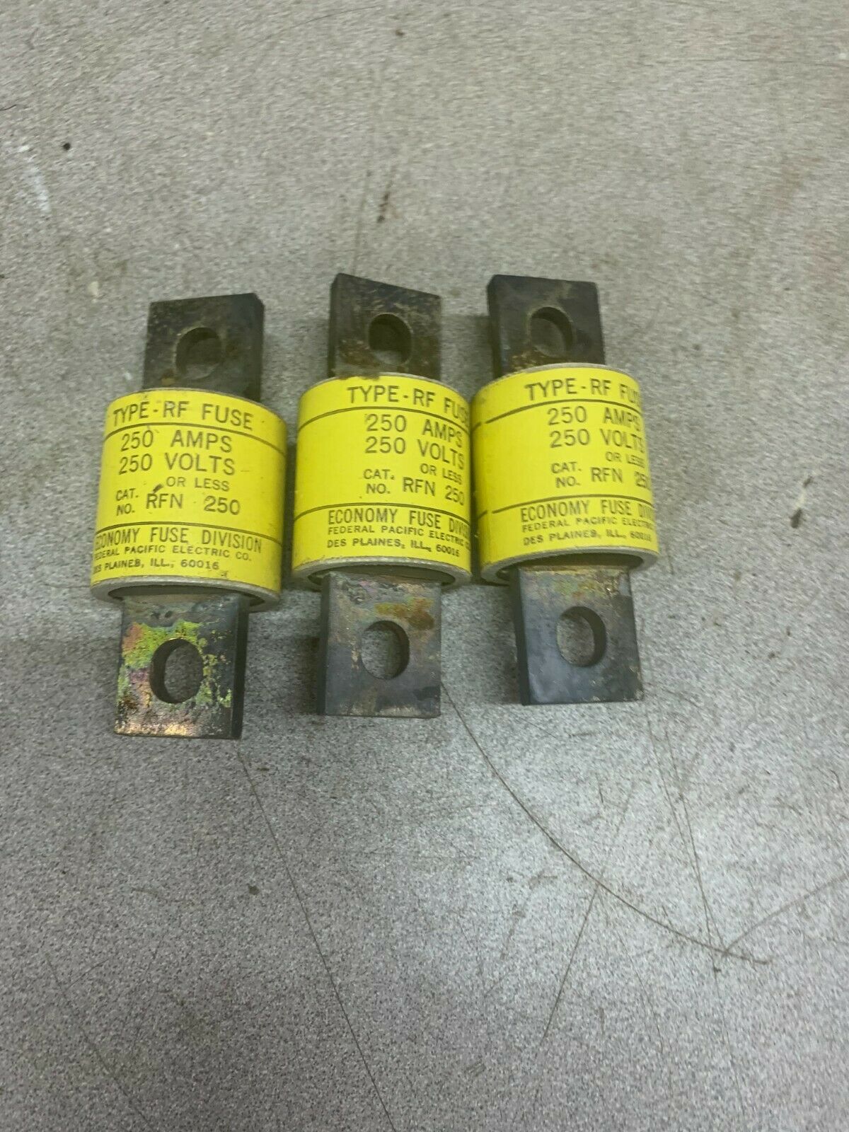 LOT OF 3 NEW NO BOX ECONOMY FUSE RFN 250