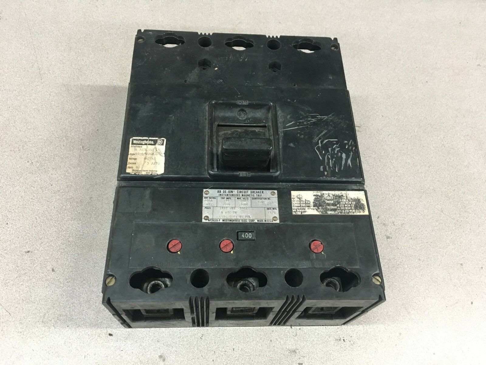 USED WESTINGHOUSE CIRCUIT BREAKER WITH 400AMP AB DE-ION TRIP UNIT 38E-2697