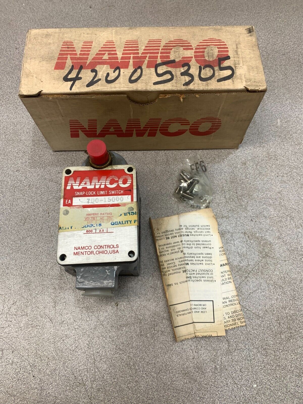 NEW IN BOX NAMCO SNAP-LOCK LIMIT SWITCH EA700-15000