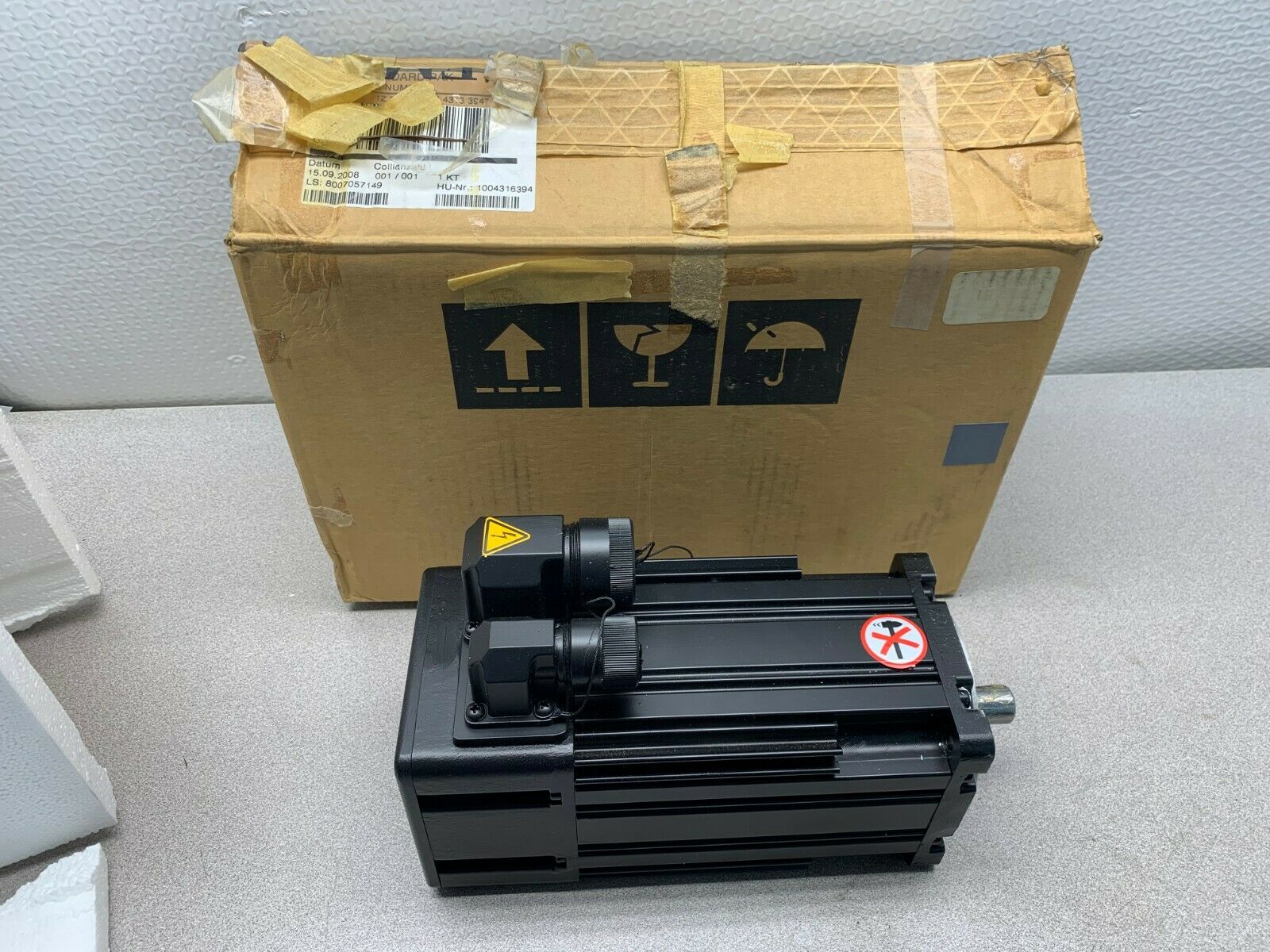 NEW IN BOX REXROTH 1070915113 SERVO MOTOR SE-B3.055.030-10.000