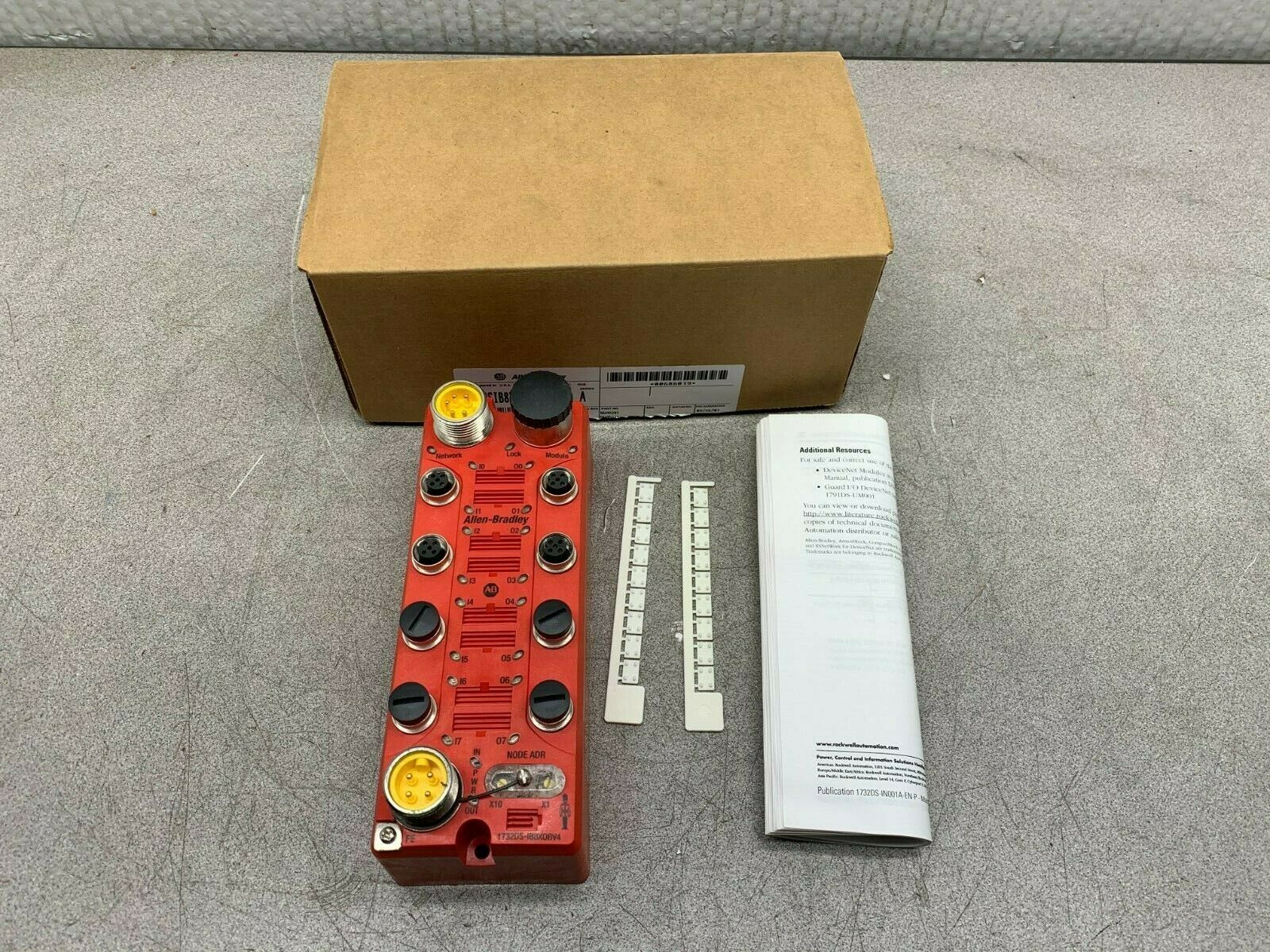 NEW IN BOX ALLEN-BRADLEY DEVICENET SAFETY ARMORBLOCK 1732-DSIB8XOBV4 S