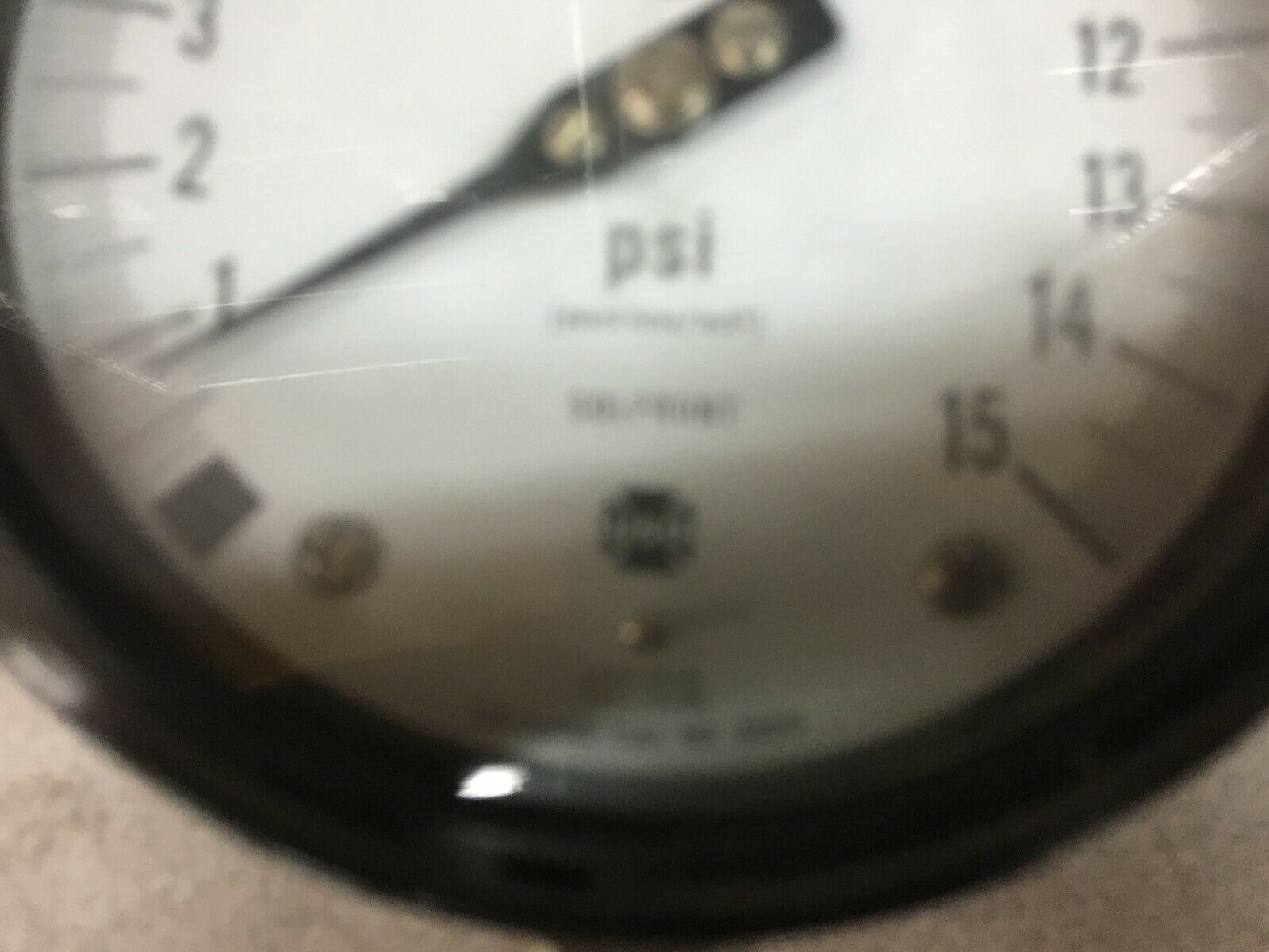 NEW NO BOX SOLFRUNT 0-15 POUND FORCE/INCH SQ 4.5" 1/4" NPT BOTTOM