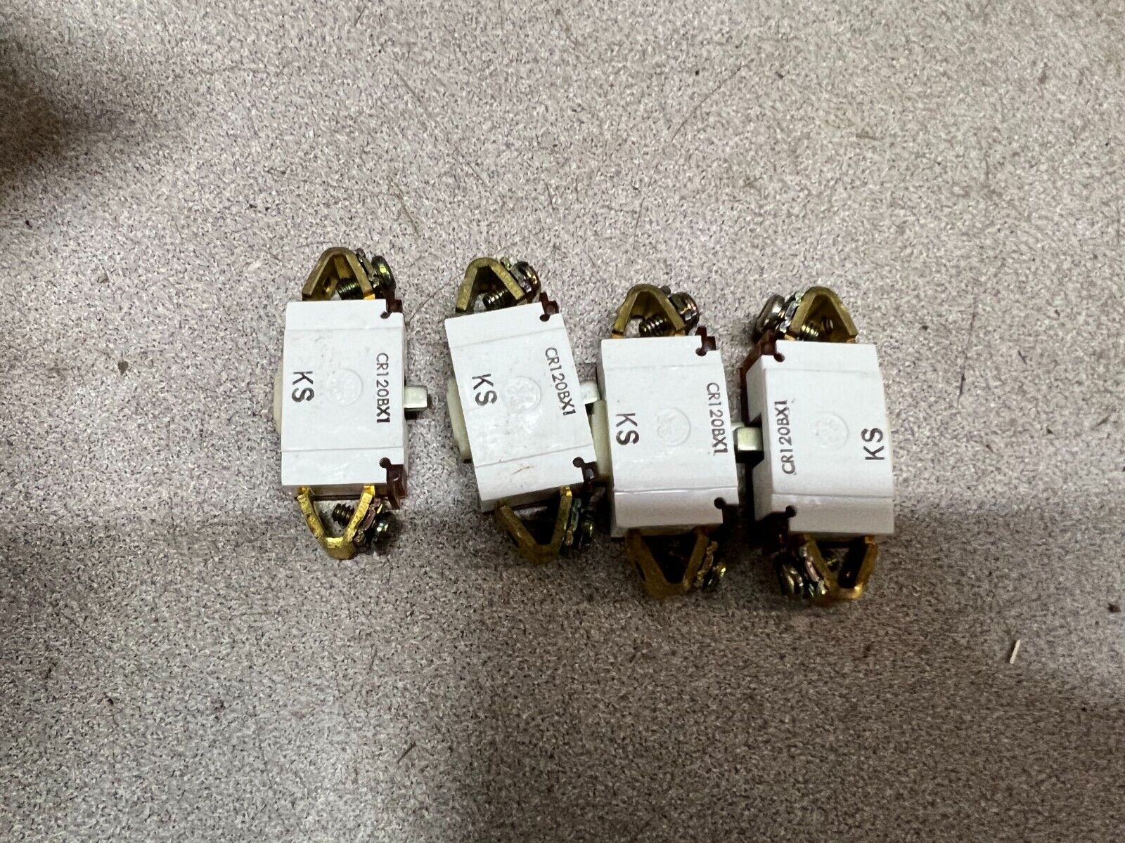 BOX OF 4 NEW IN BOX GE MODULE CR120BX1