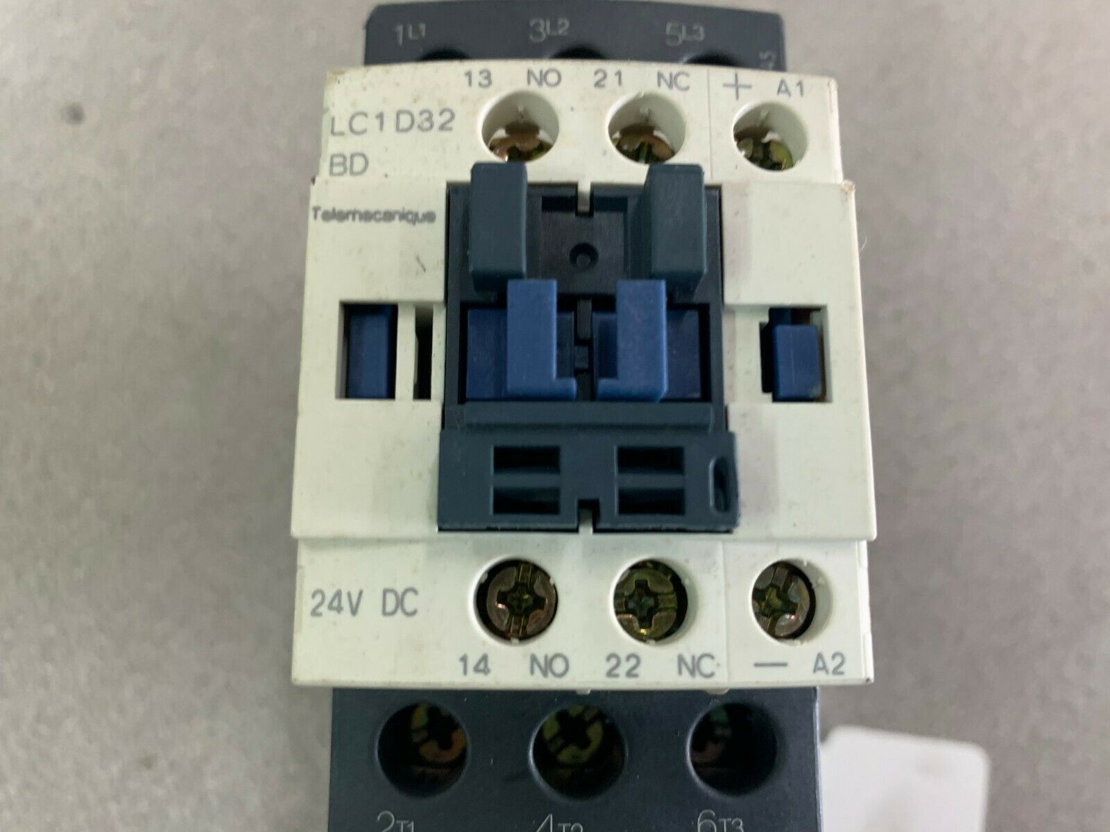 USED TELEMECANIQUE CONTACTOR LC1D32