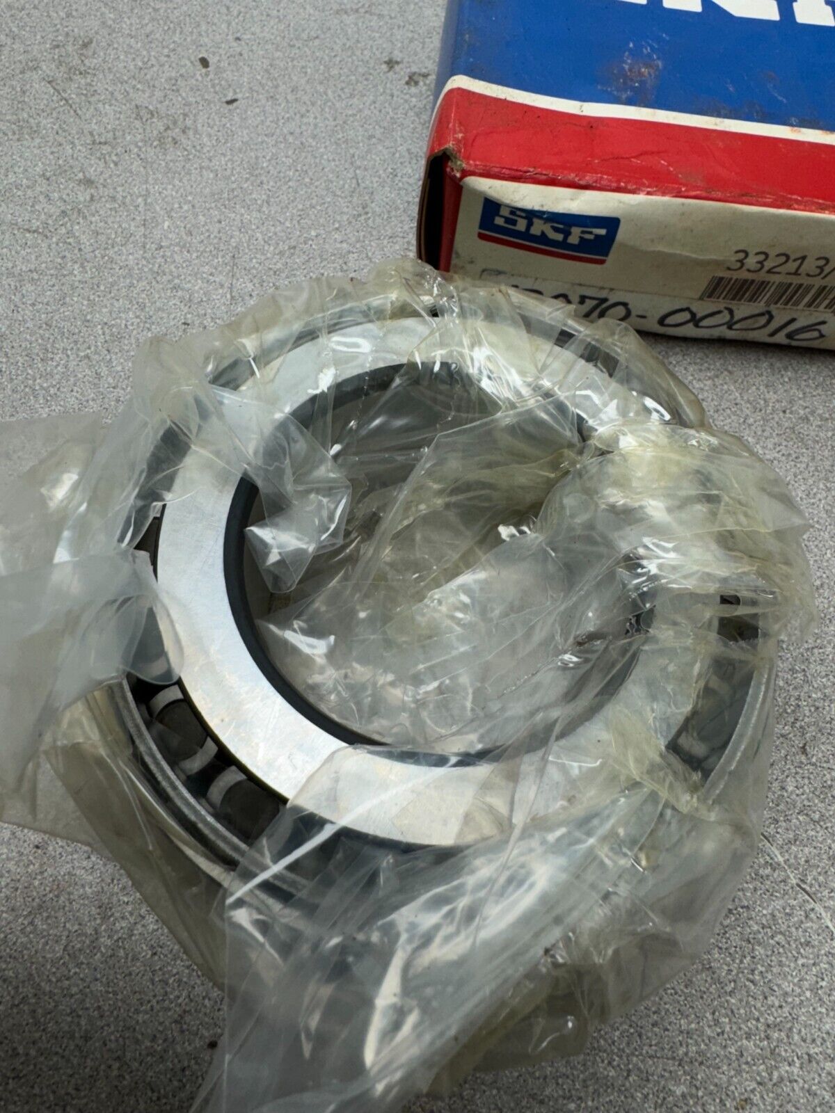 NEW IN BOX SKF TAPERED ROLLER BEARING WITH CUP 33213/Q