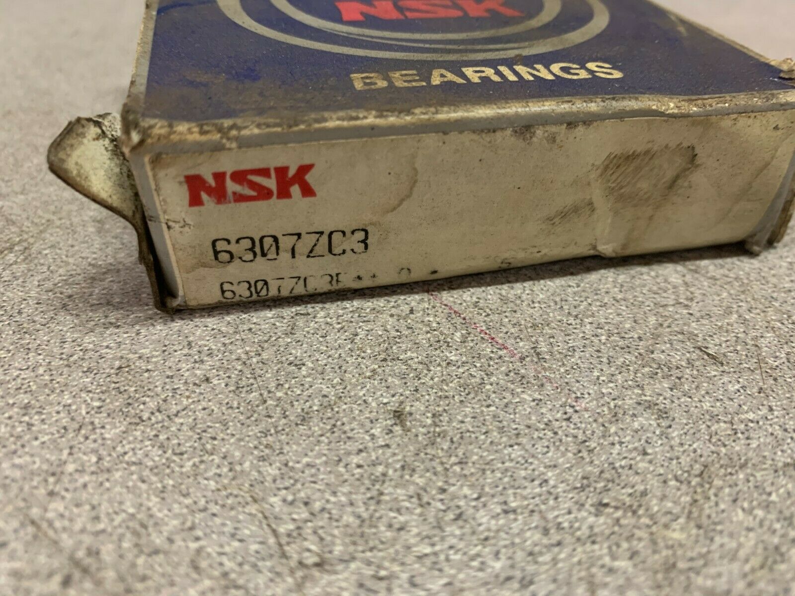 NEW IN BOX NSK BALL BEARING 6307ZC3