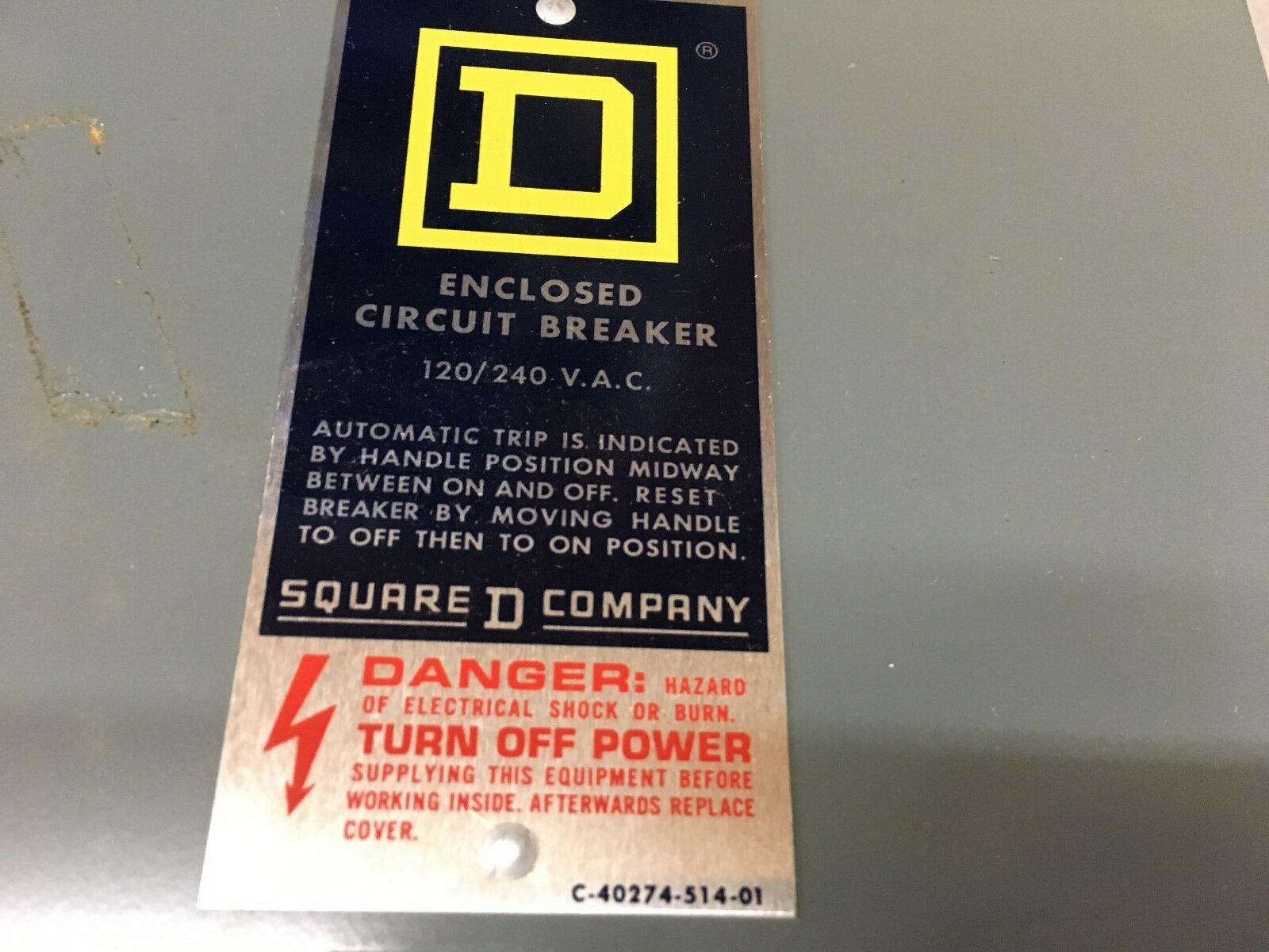 NEW IN BOX SQUARE D 100AMP ENCLOSED CIRCUIT BREAKER QO2100-NF