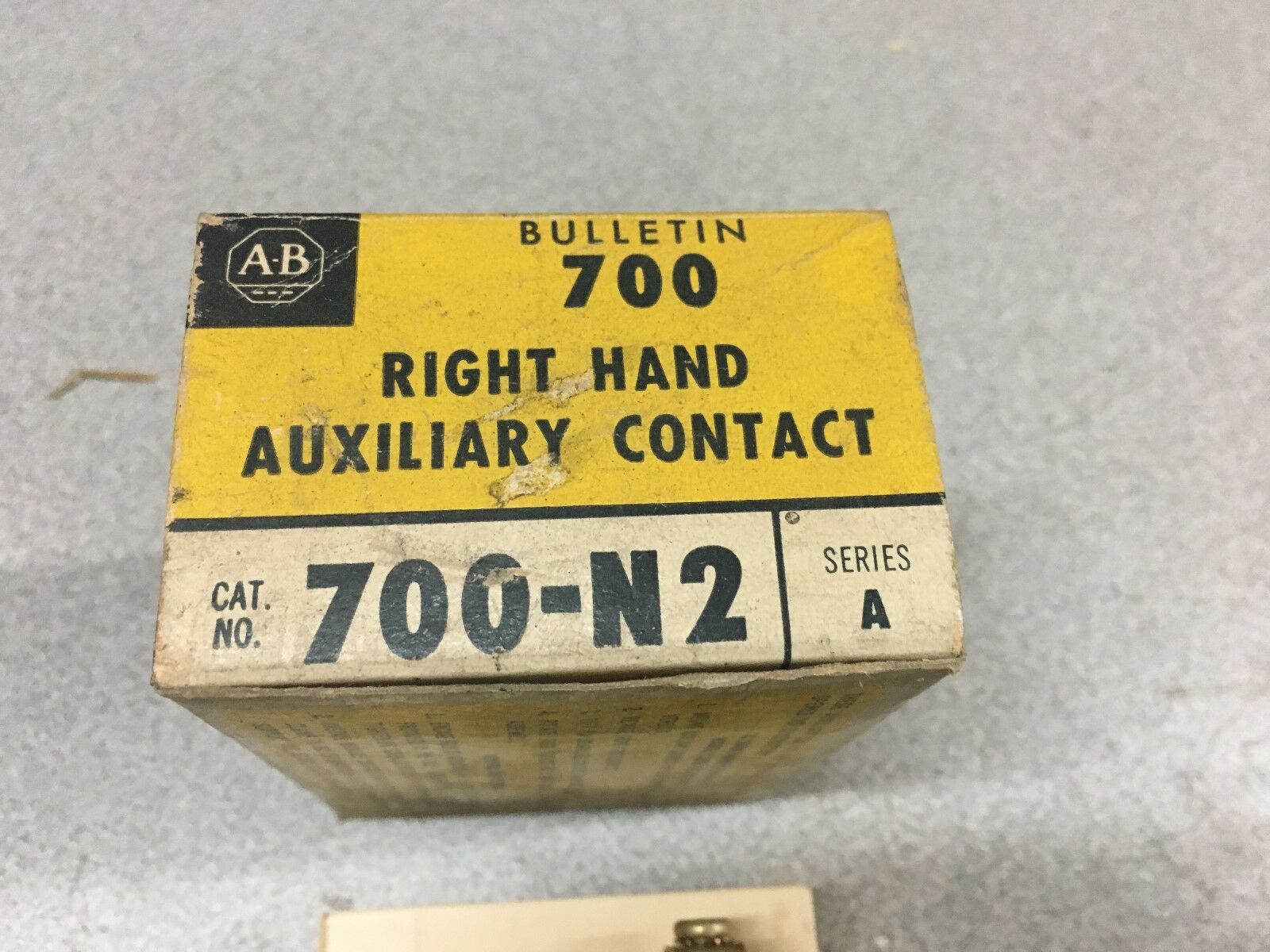 NEW IN BOX LOT OF 9 ALLEN BRADLEY RIGHT HAND AUXILLIARY CONTACT 700-N2 SERIES A