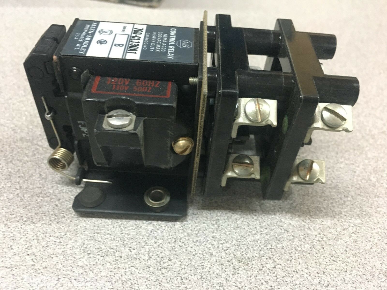 NEW IN BOX ALLEN BRADLEY CONTROL RELAY 700-CL130A1 SERIES B