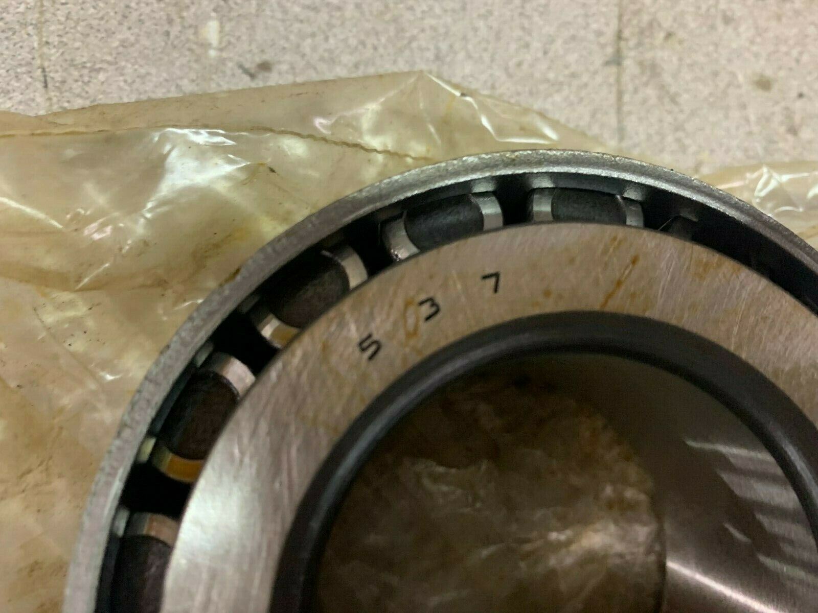 NEW NO BOX TIMKEN ROLLER BEARING 537