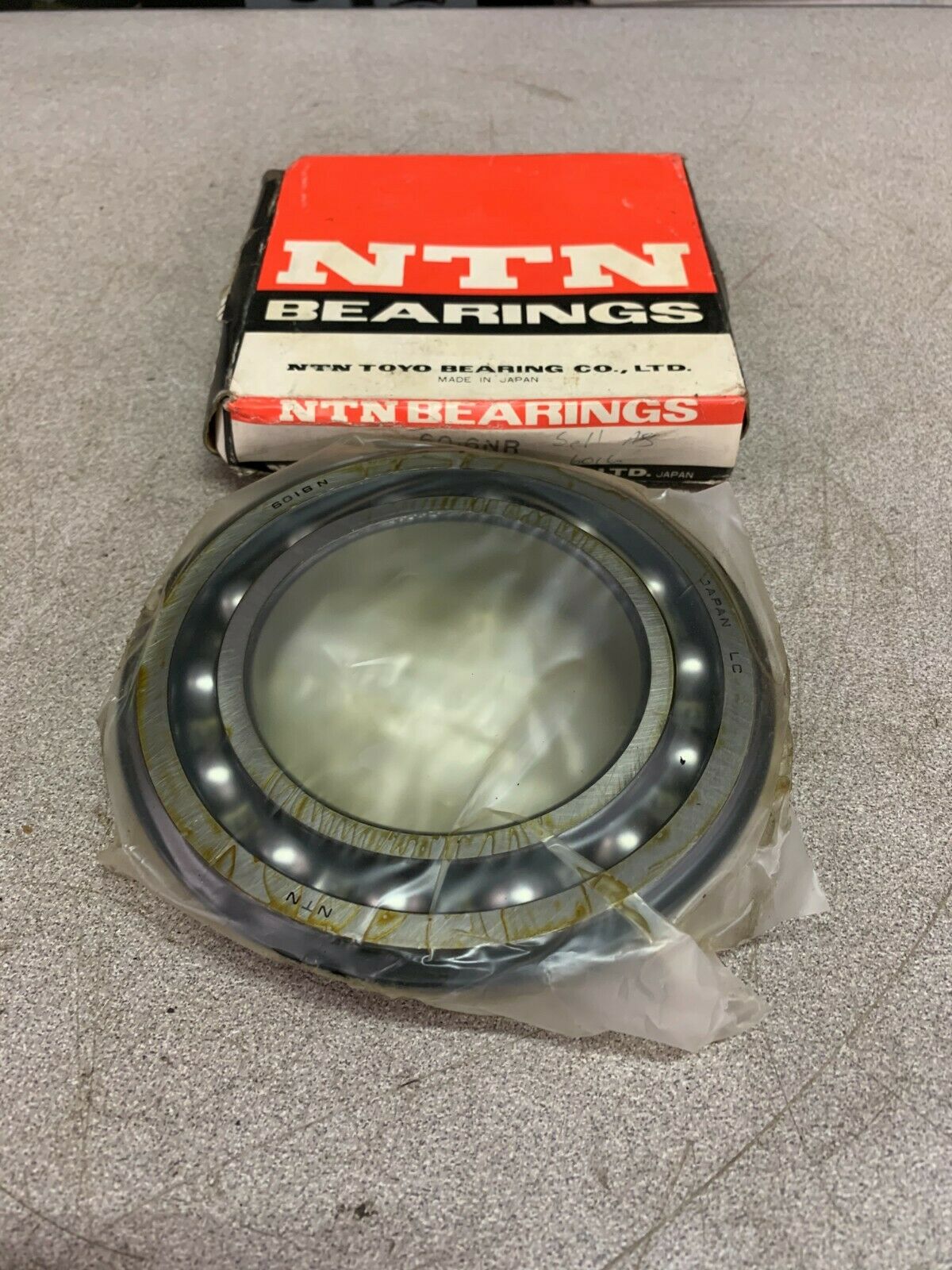 NEW IN BOX NTN 80x125x22 SNAP RING BALL ROLLER BEARING 6016NR