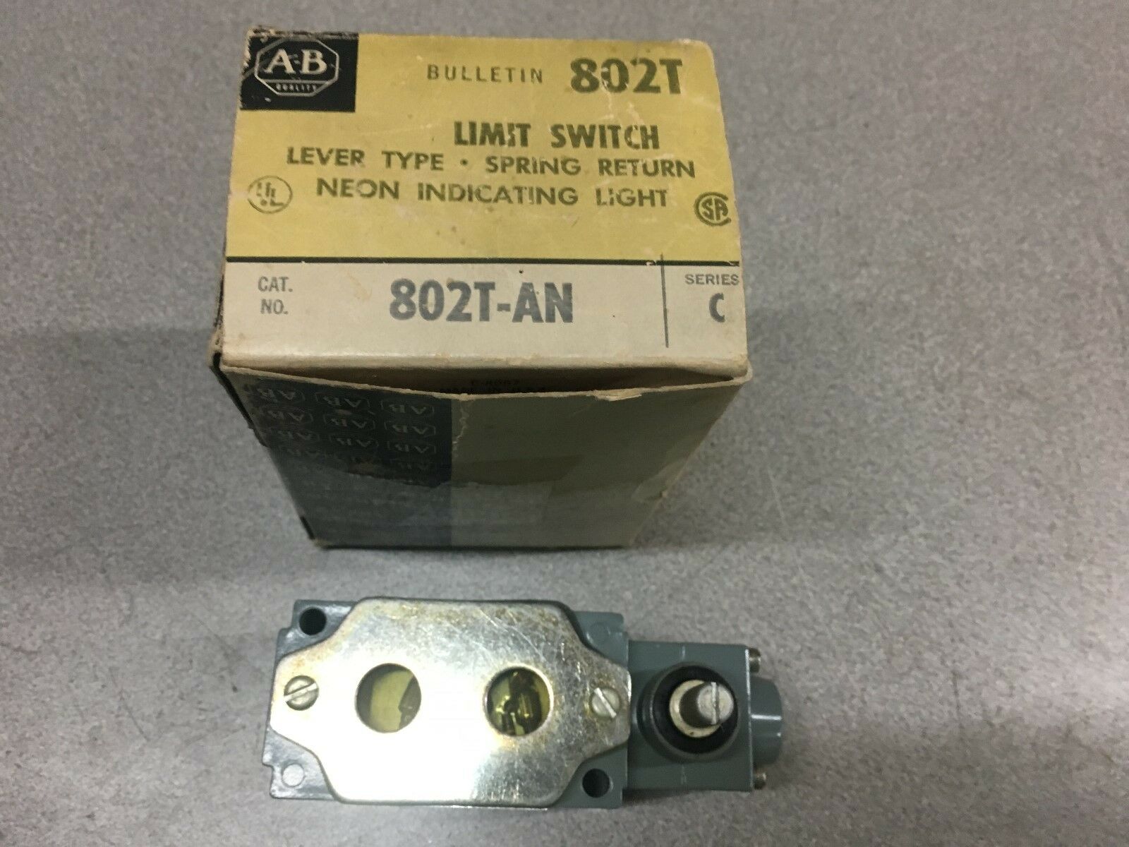 NEW IN BOX ALLEN BRADLEY LIMIT SWITCH 802T-AN SERIES C