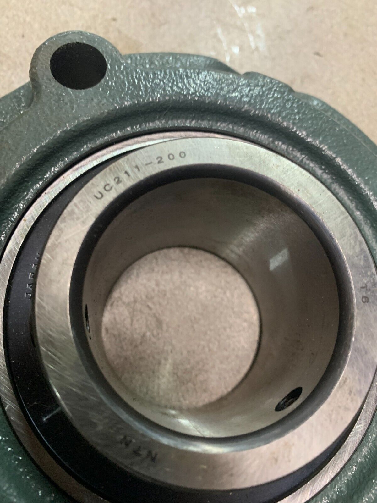 NEW NO BOX NTN 4-BOLT SPHERICAL FLANGE BEARING FCX10 WITH UC211-200 INSERT