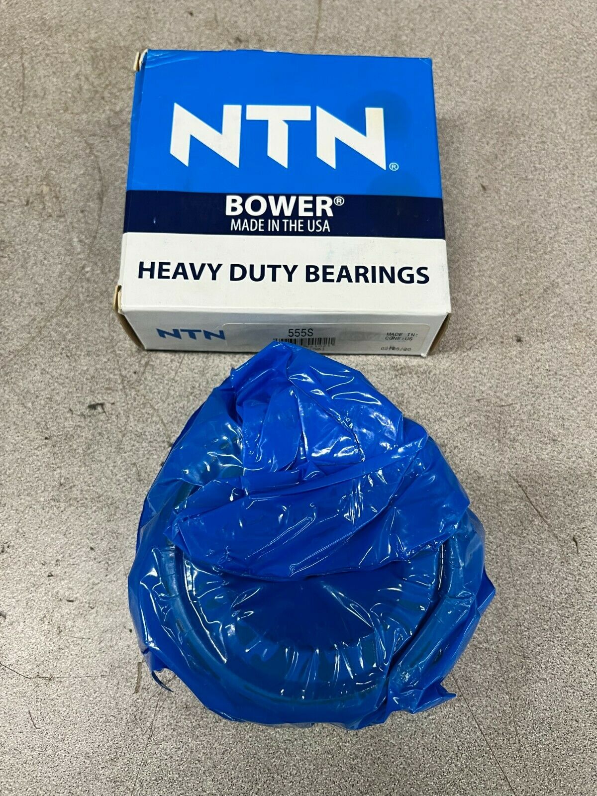 NEW IN BOX NTN ROLLER BEARING 555S