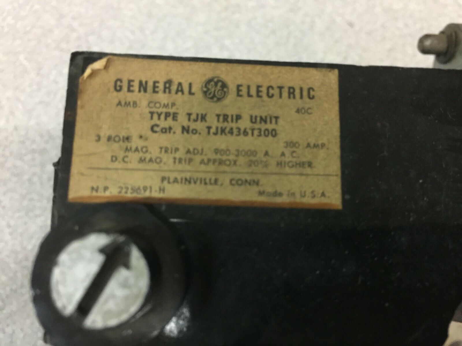 USED GE 300AMP 3POLE 900-3000 MAG ADJ TRIP TJK436T300