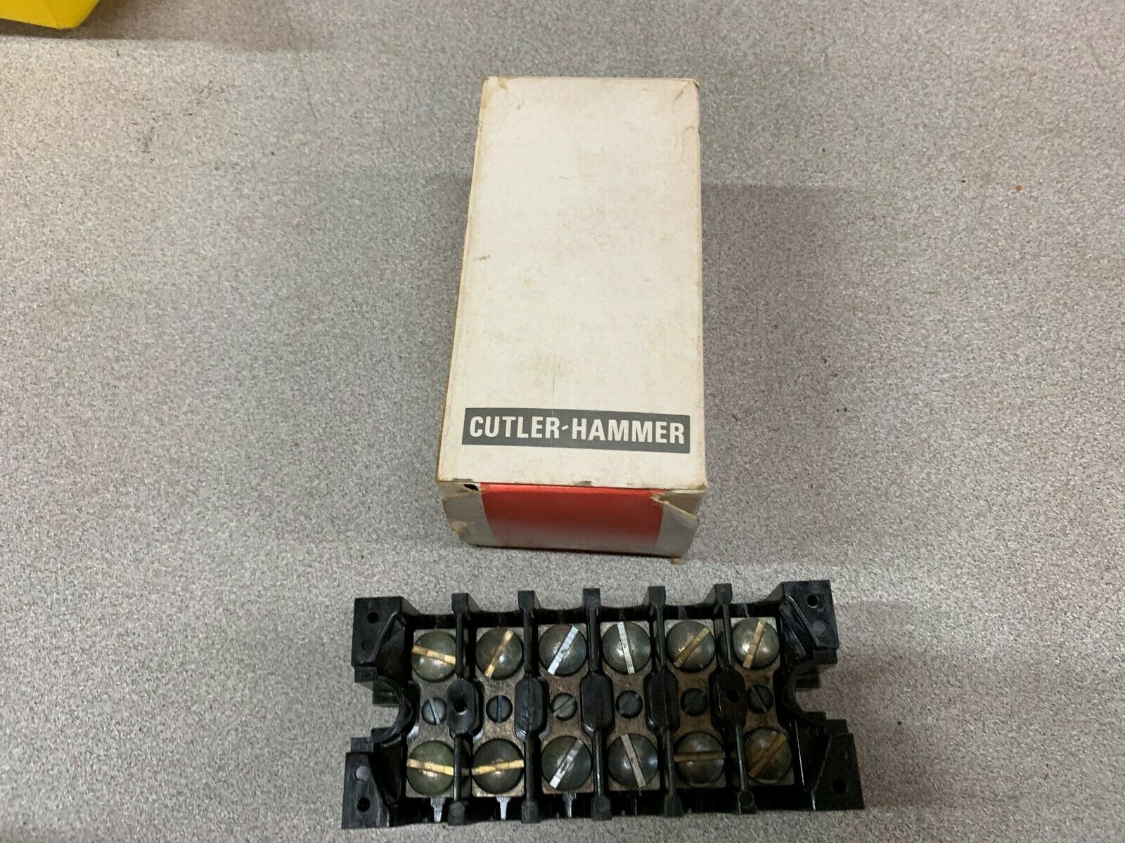 NEW IN BOX CUTLER HAMMER  TERMINAL 10987H5