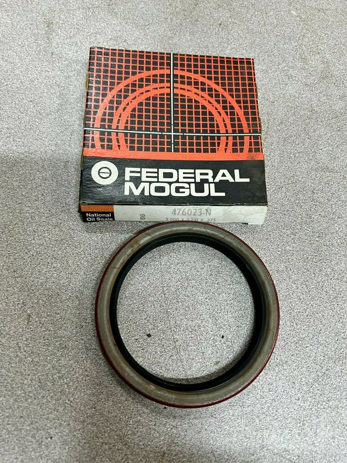 LOT OF 6 NEW IN BOX FEDERAL MOGUL OILSEAL 476023-N