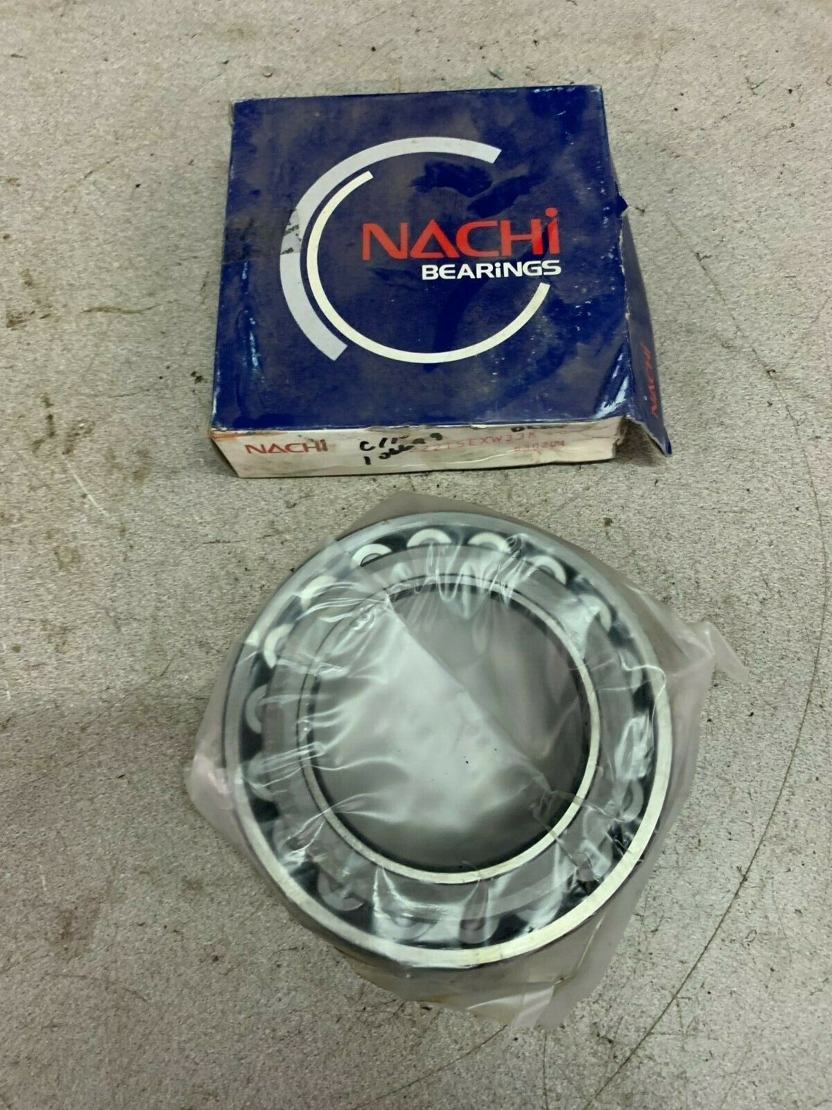 NEW IN BOX NACHI ROLLER BEARING 22215EXW33KC3