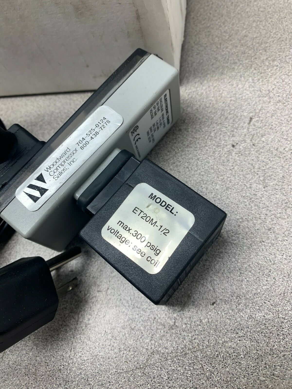 NEW IN BOX WOODWARD COMPRESSOR ELECTRIC SOLENOID DRAIN ET20M-1/2