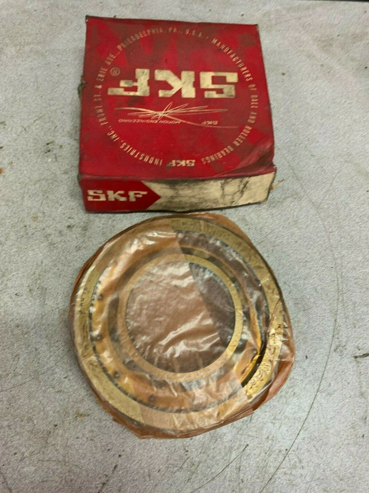 NEW IN BOX SKF ROLLER BEARING NU315 3NU15