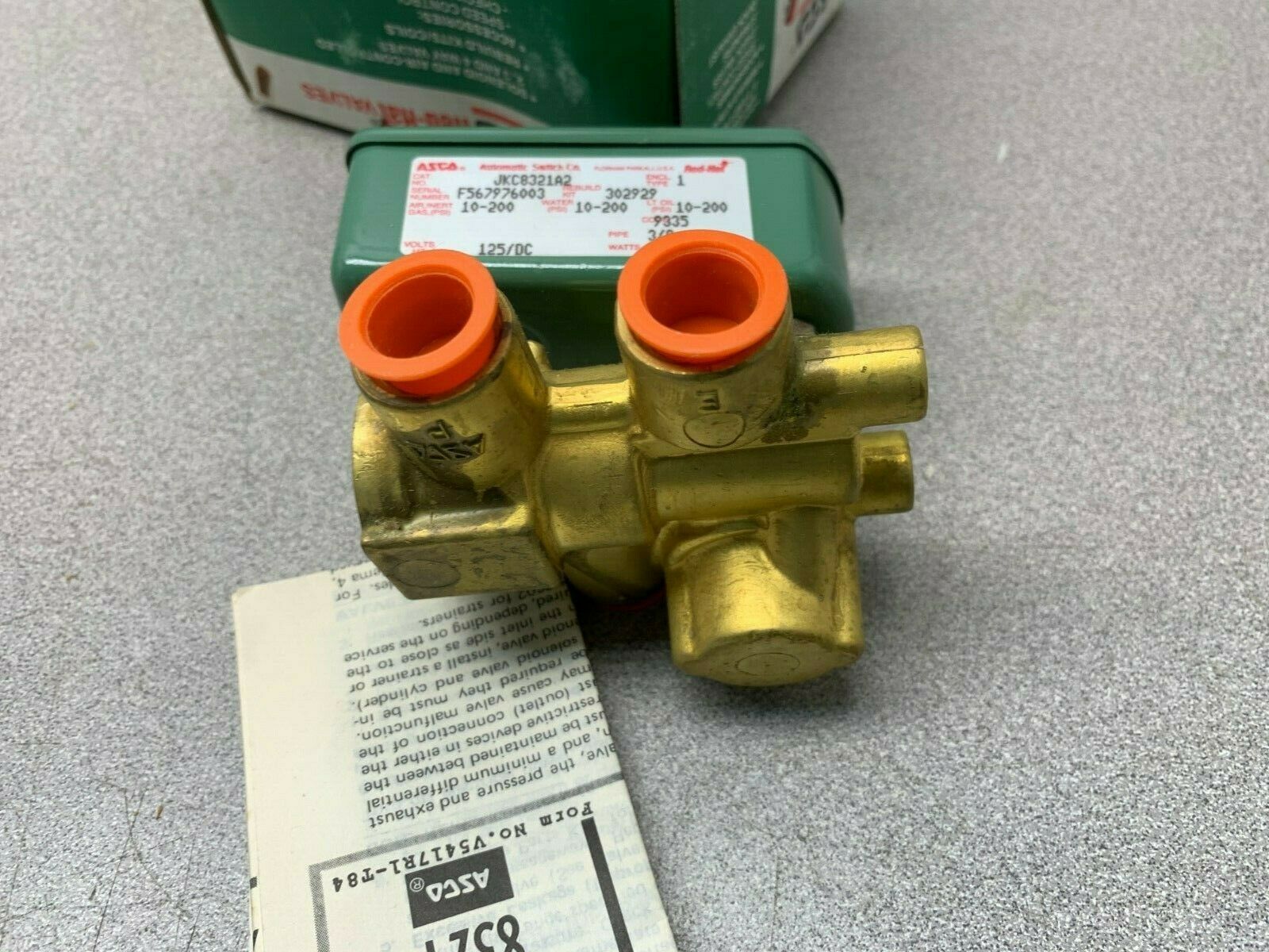 NEW IN BOX ASCO RED HAT 3/8" PIPE 125VDC. SOLENOID VALVE JKC8321A2