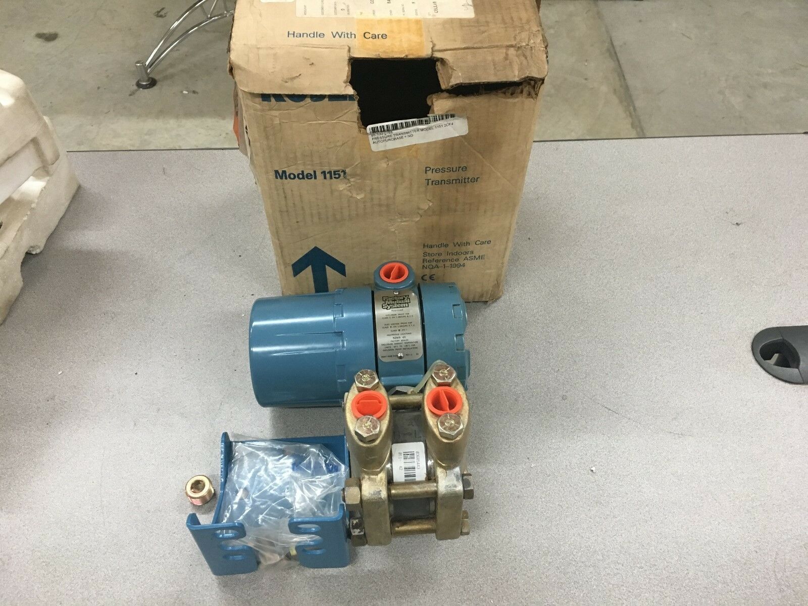 NEW IN BOX ROSEMOUNT PRESSURE TRANSMITTER 1151DP4S12B2M1