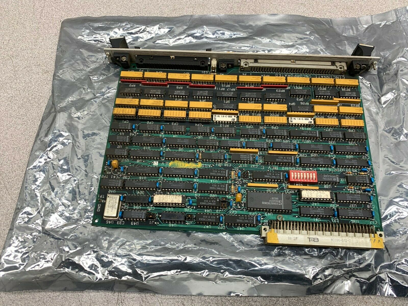 USED CINCINNATI MILICRON CIRCUIT BOARD 827523