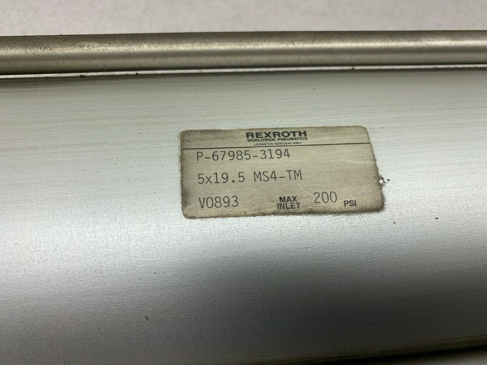 NEW NO BOX REXROTH PNEUMATIC CYLINDER P-67985-3194