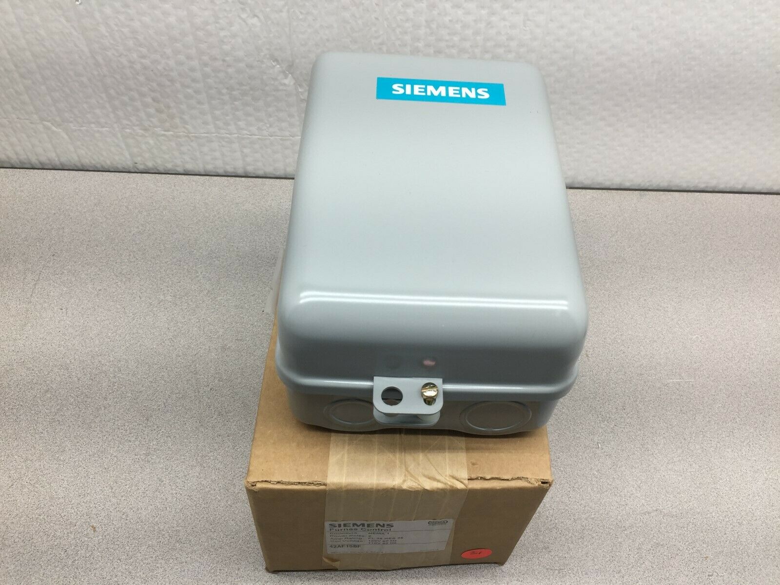 NEW IN BOX SIEMENS 120VAC COIL 25AMP NEMA 1 ENC FUNAS CONTROL CONTACTOR 42AF15BF