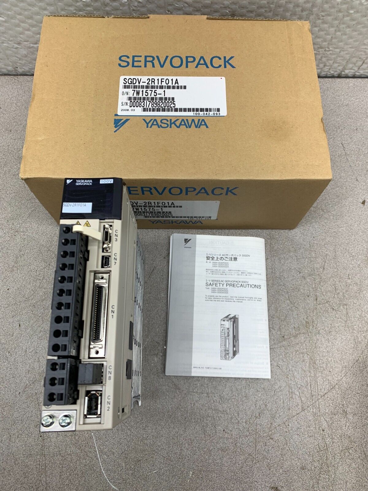 NEW IN BOX YASKAWA SERVOPACK SGDV-2R1F01A SERVO DRIVE