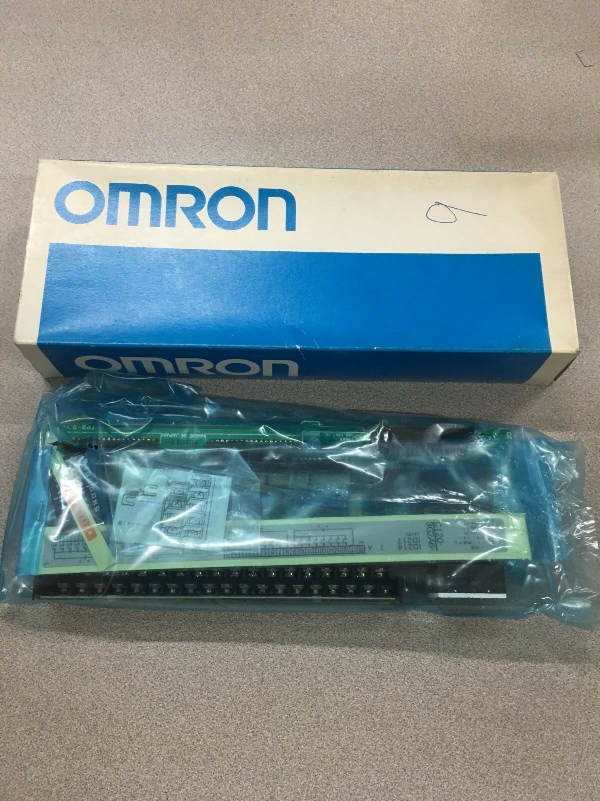 NEW IN BOX OMRON SYSMAC PROGRAMMABLE CONTROLLER INPUT MODULE C120-ID217