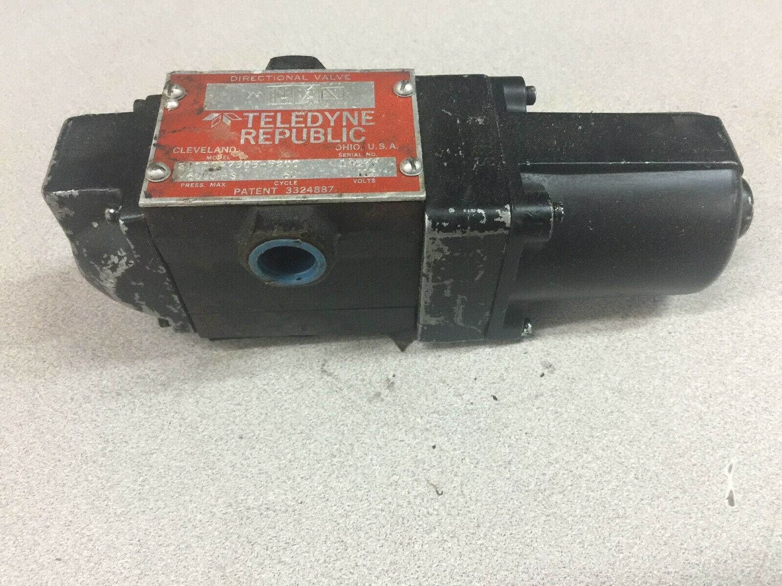 USED TELEDYNE 6000PSI 115VAC DIRECTIONAL SOLENOID VALVE 21110-7303-5200