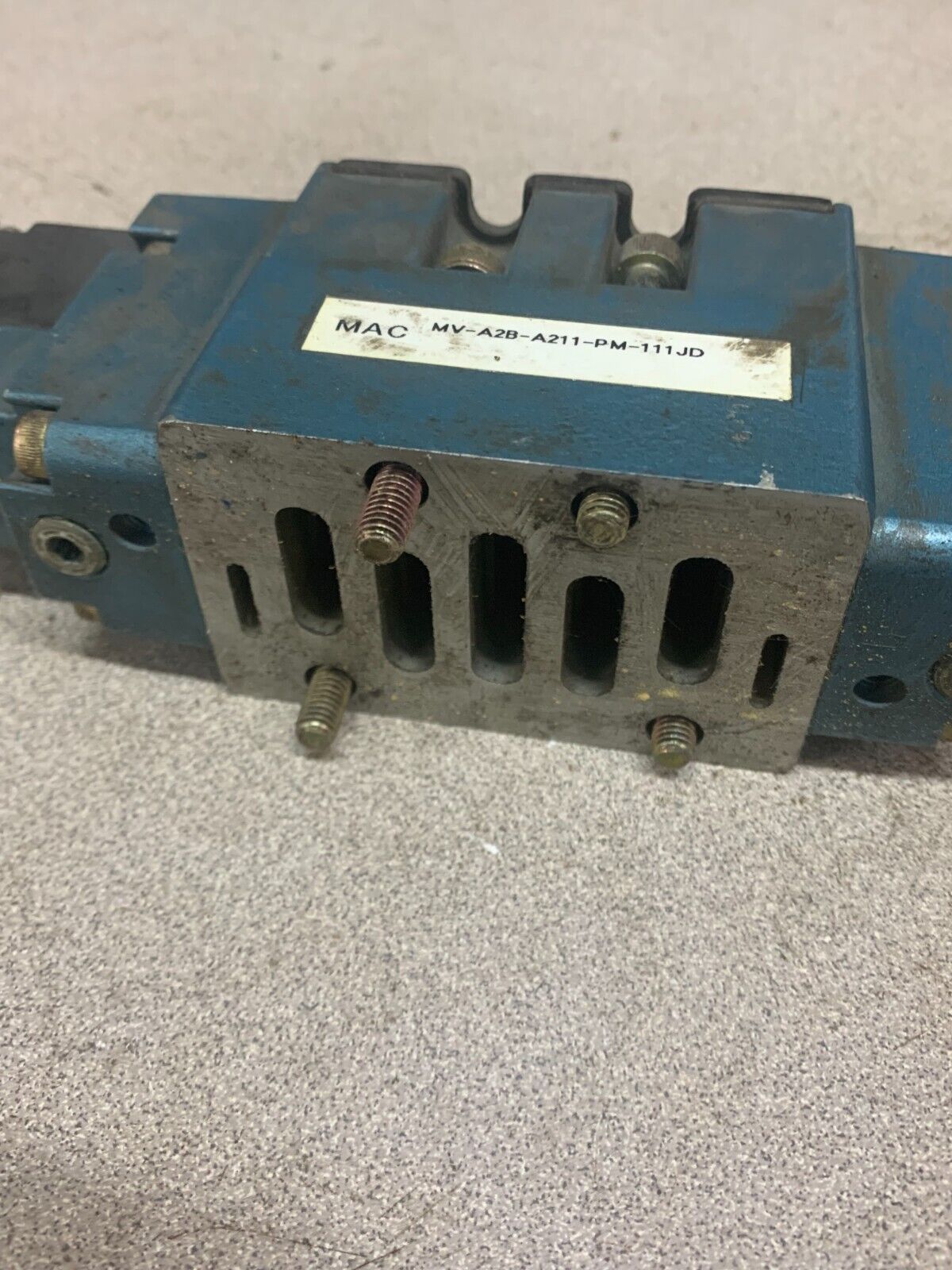 USED MAC SOLENOID VALVE MV-A2B-A211-PM-111JD