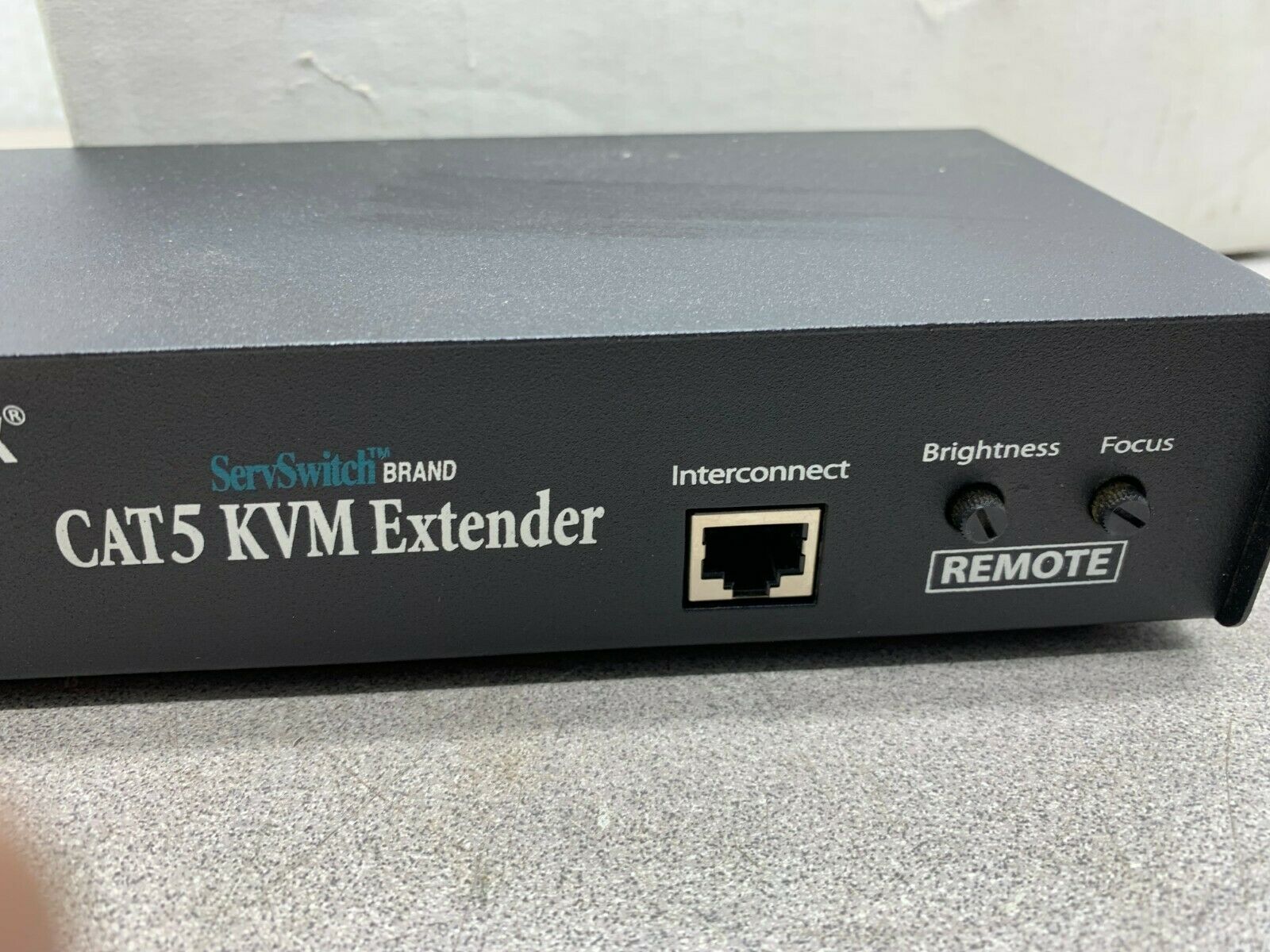 NEW IN BOX BLACK BOX SERVSWITCH CAT5 KVM EXTENDER ACU1028A