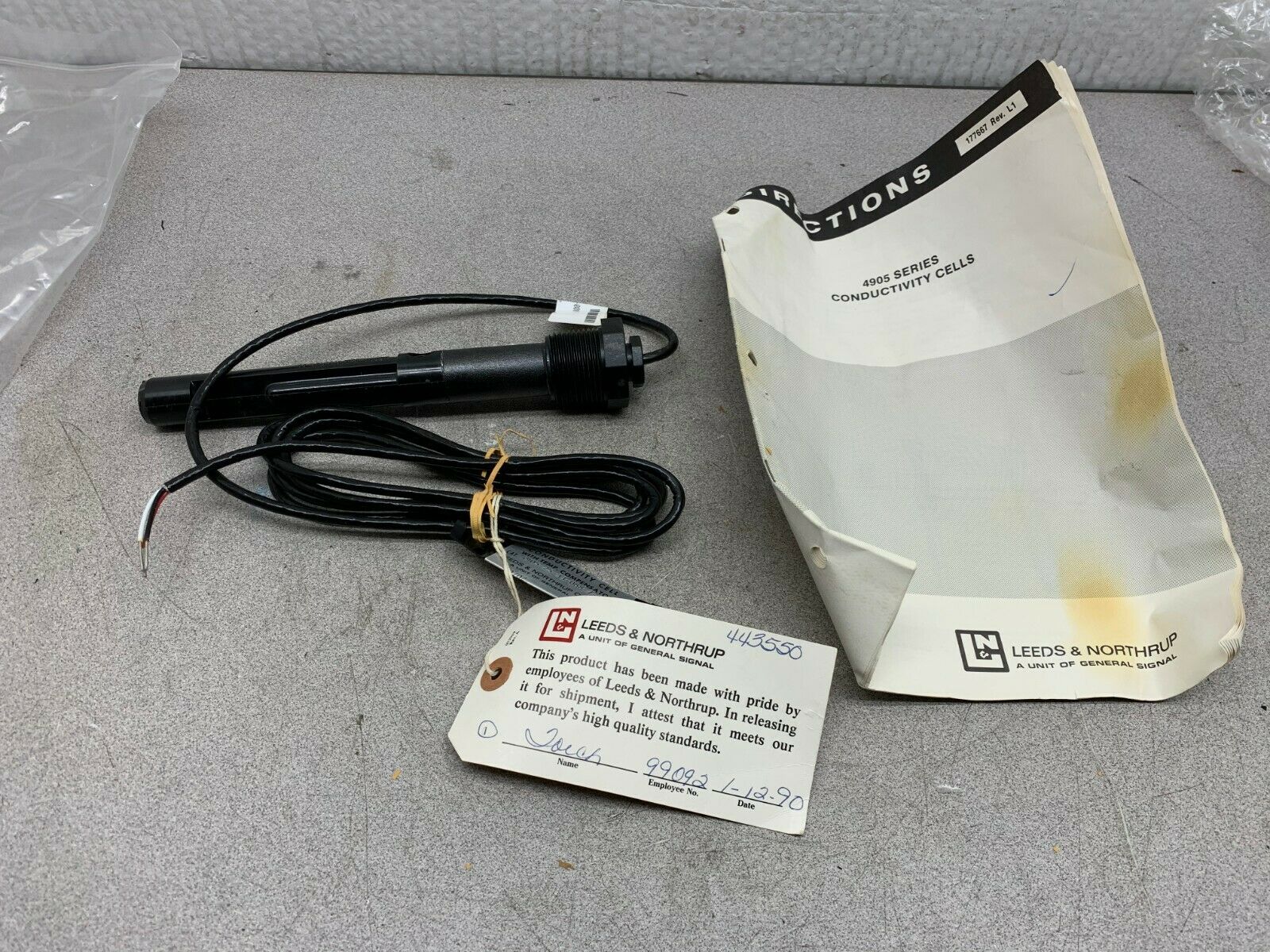 LEEDS & NORTHRUP CONDUCTIVITY CELL WITH TEMP. COMPENSATOR 4905-25-33-088-7-000