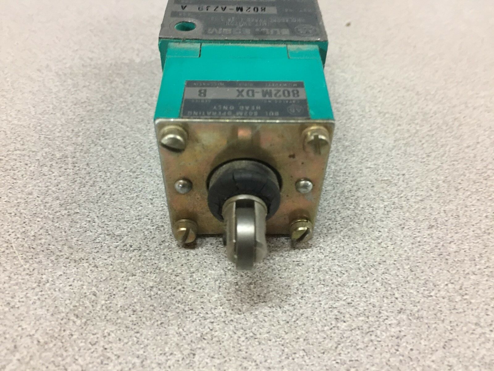 USED ALLEN BRADLEY LIMIT SWITCH 802M-AZJ9