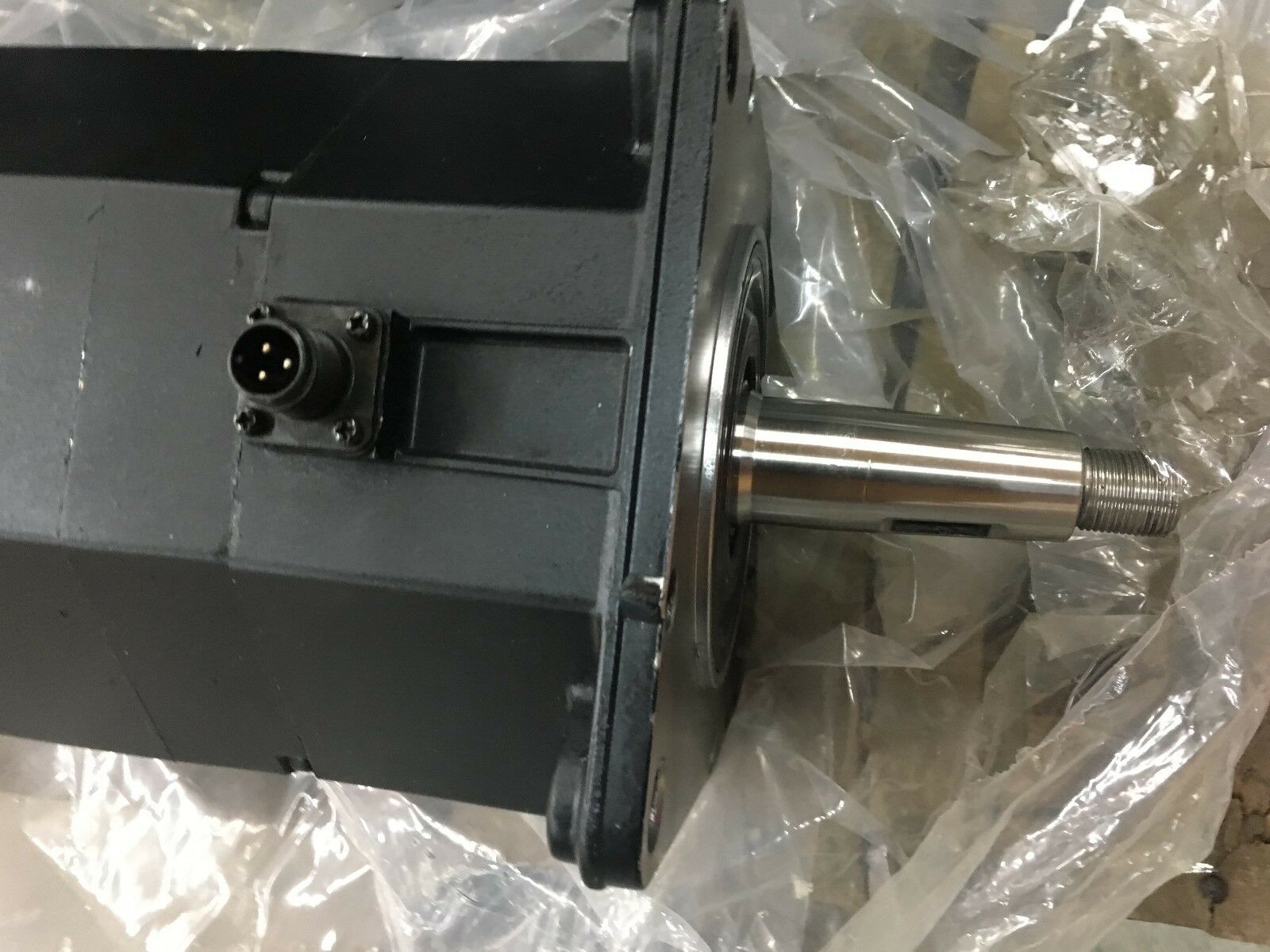 NEW NO BOX FANUC AC SERVO MOTOR A06B-0153-B675 #7000