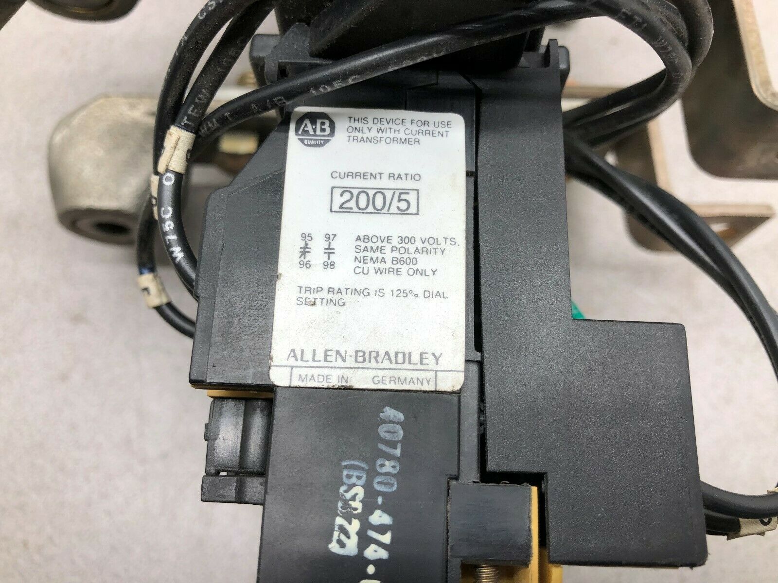 USED ALLEN BRADLEY 300:5 RATIO OVERCURRENT PROTECTION RELAY 193-EPD180