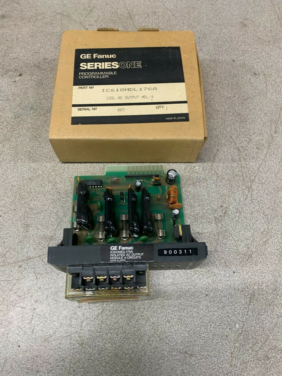 NEW IN BOX GE FANUC AC OUTPUT MODULE IC610MDL176A