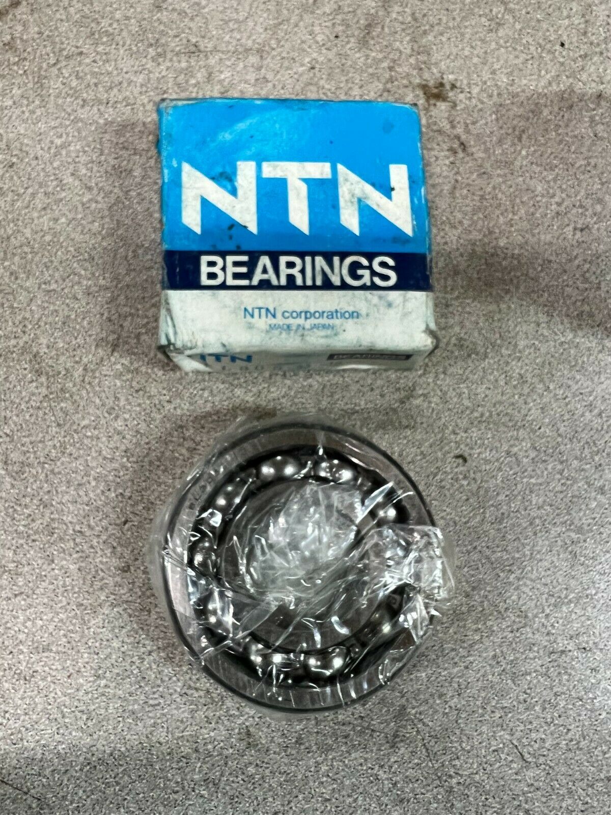 NEW IN BOX NTN ROLLER BEARING BL305