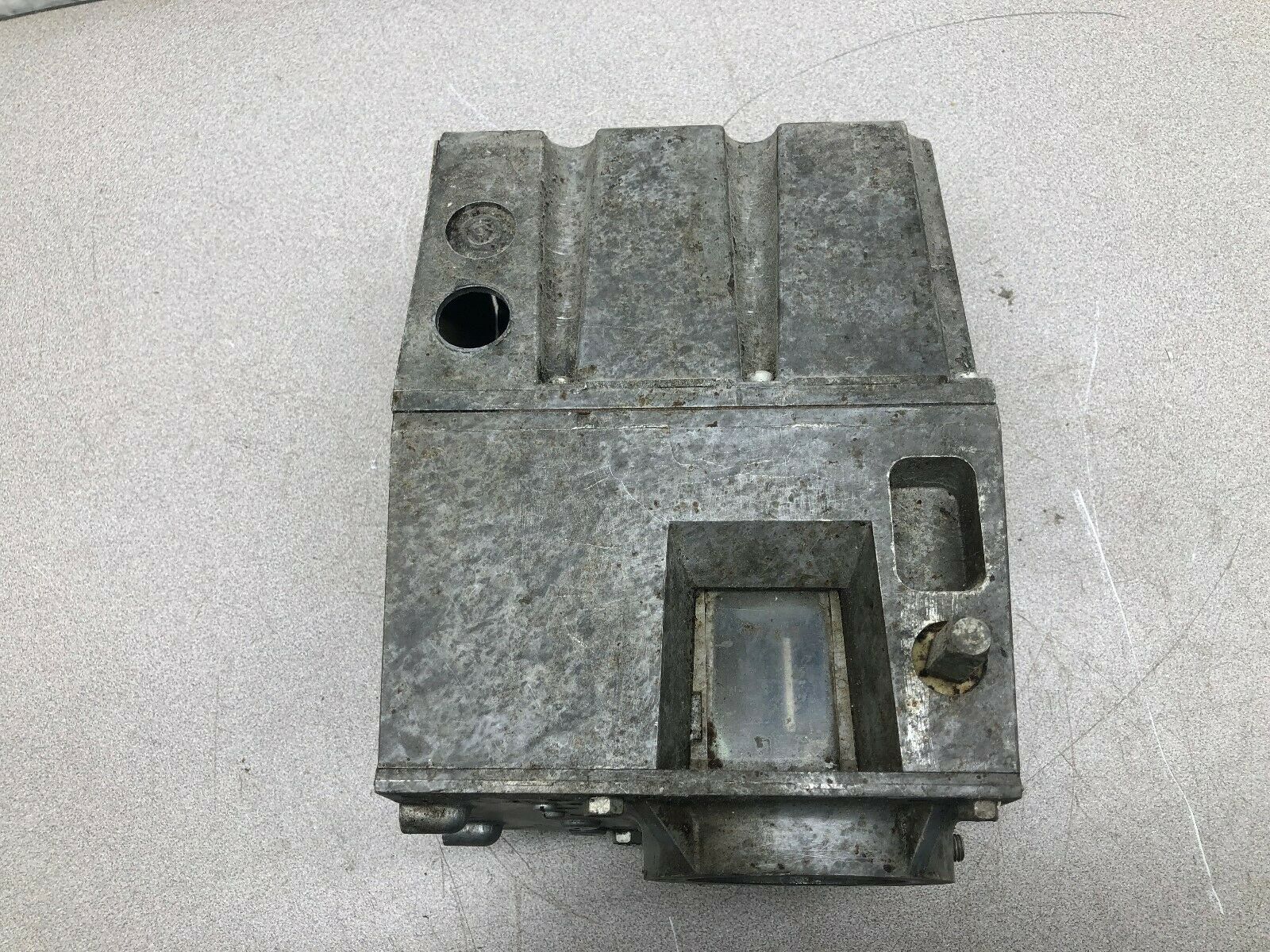 USED HONEYWELL 120 VAC 30 SEC OPENING TIME FLUID POWER GAS VALVE V4055A 1064 3