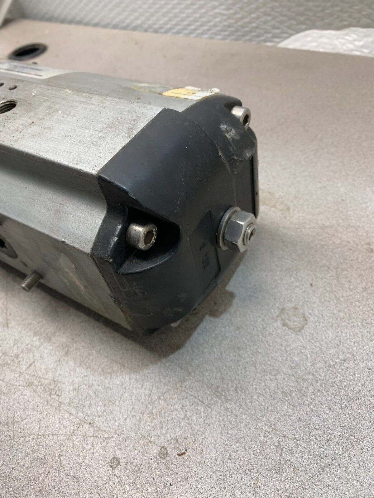 USED FLOWSERVE VALVE ACTUATOR B100S10