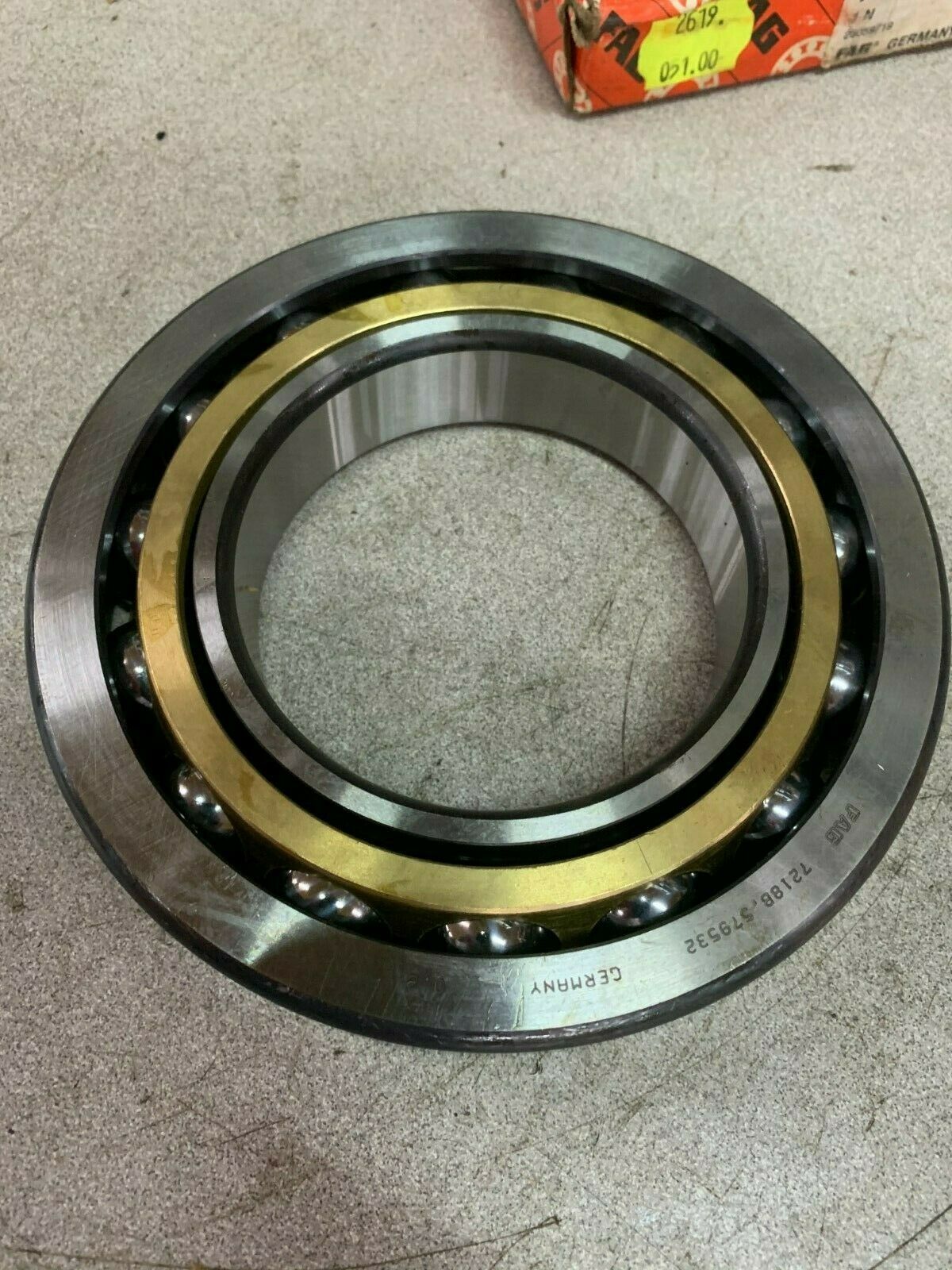 NEW IN BOX FAG ROLLER BEARING 7218B.579532