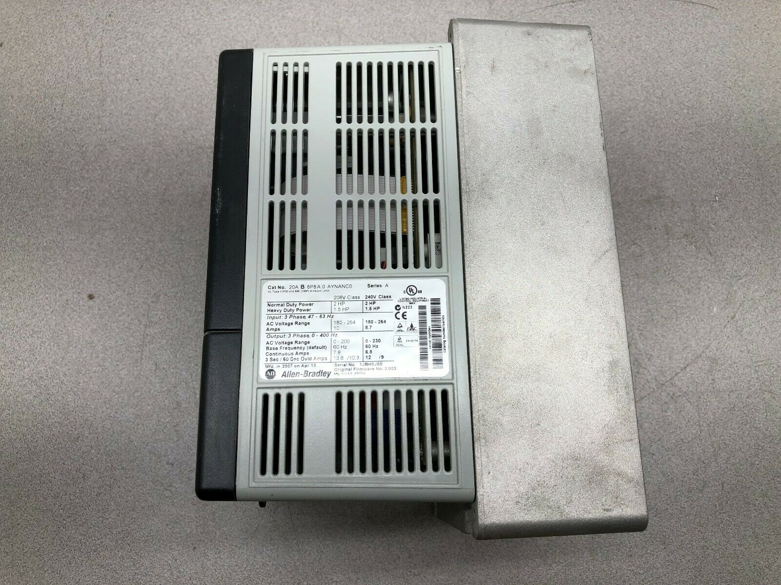 USED ALLEN BRADLEY POWERFLEX 70 2 HP 240 VAC 3 PH 0-400 HZ FREQUENCY DRIVE 20AB6