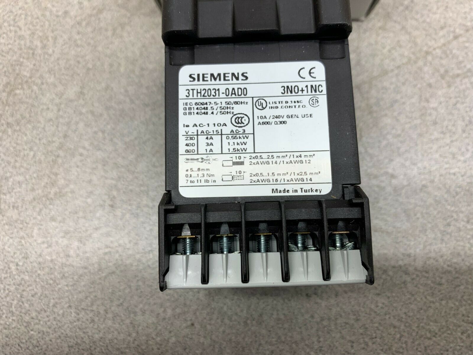 NEW IN BOX SIEMENS CONTACTOR 3TH2031-0AD0