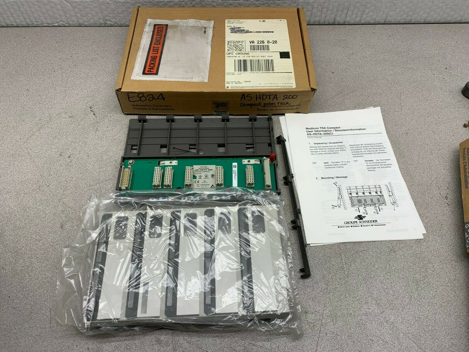 NEW IN BOX SCHNEIDER TSX COMPACT PRIMARY SUBRACK 5 SLOT AS-HDTA-200