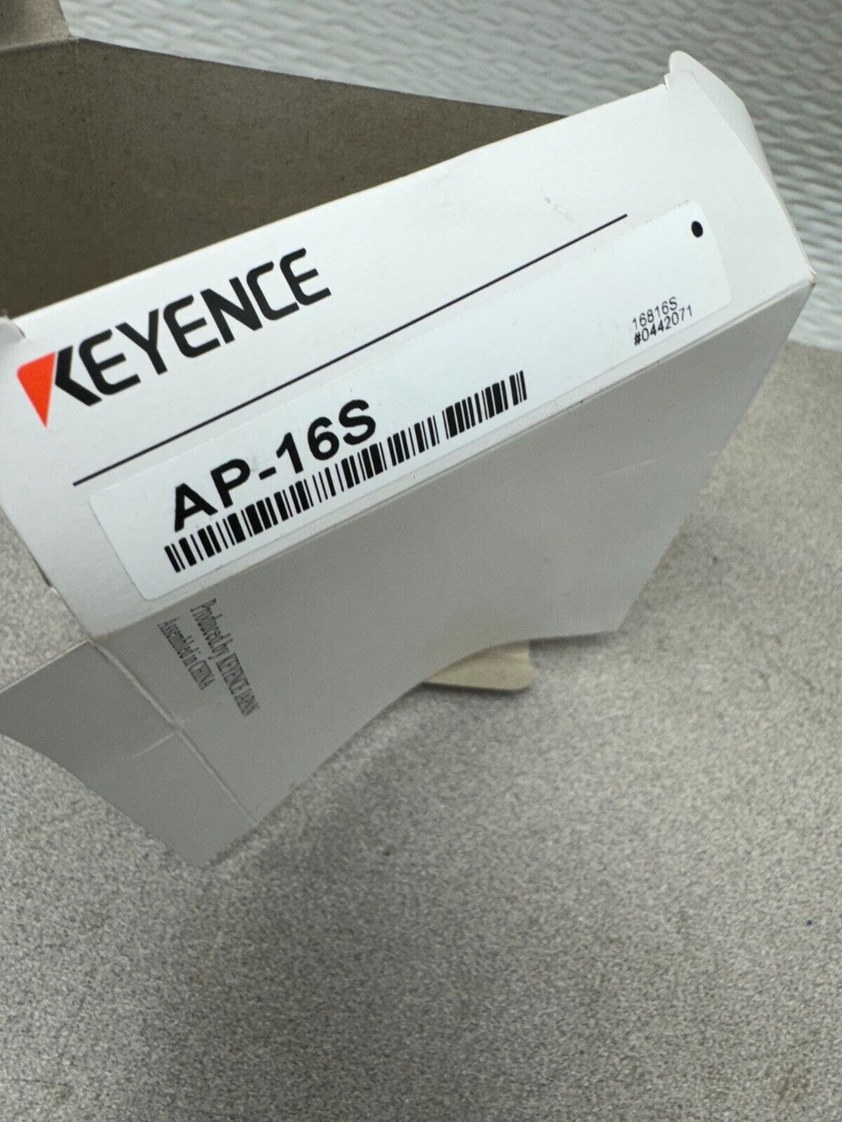 NEW IN BOX KEYENCE PRESSURE SENSOR AP-16S